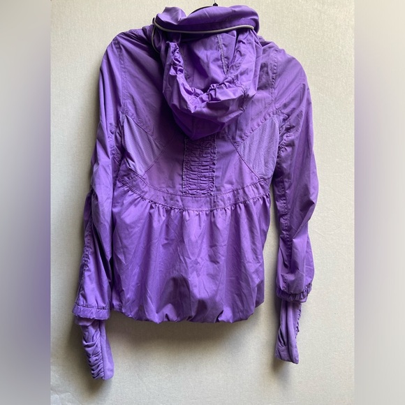 Lululemon Athletica Purple Run Hustle Wind Breaker Rain Hooded Jacket  Size 4 - Picture 8 of 11